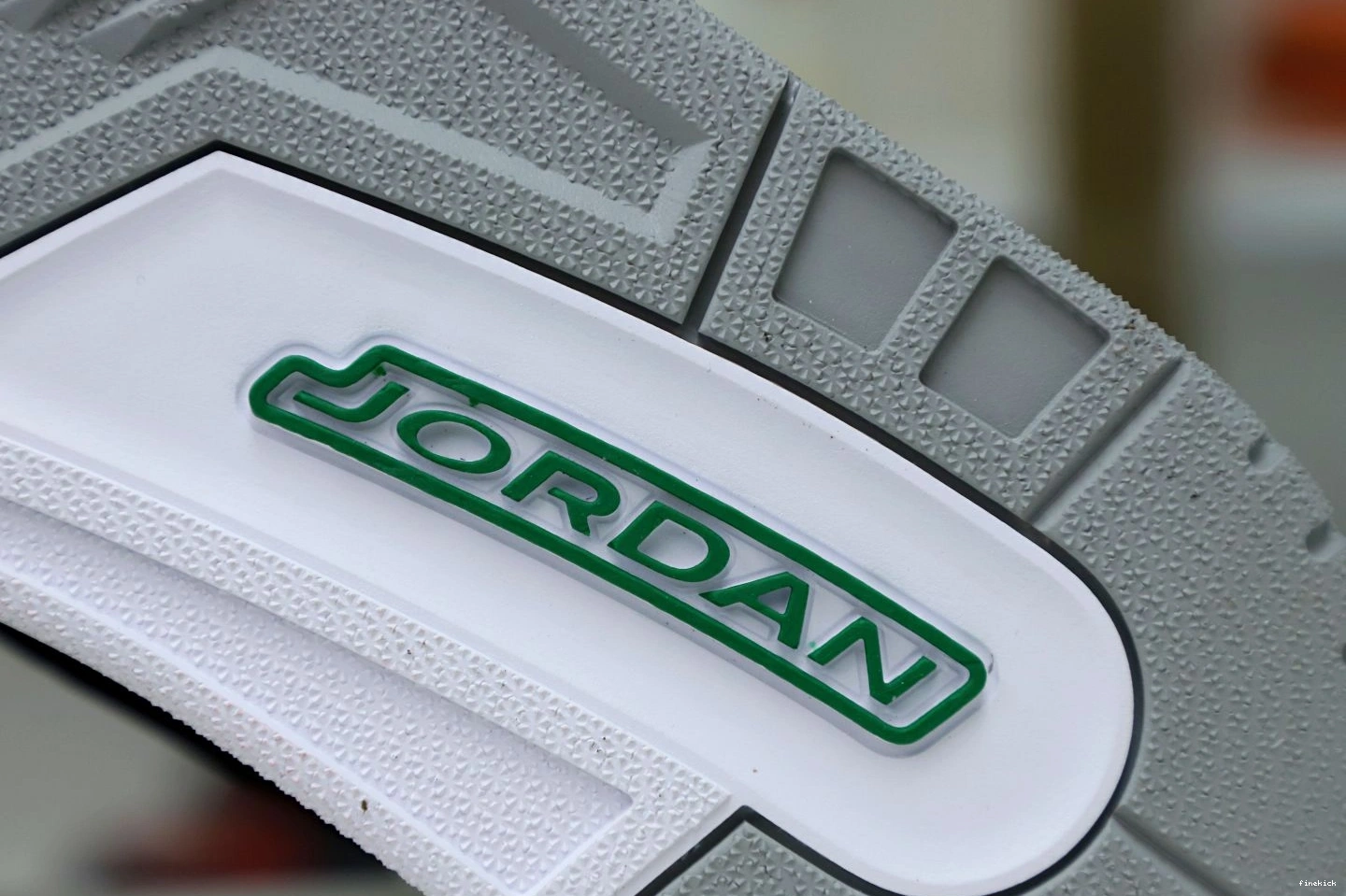 JORDAN AIR GREEN 3 PINE 0824